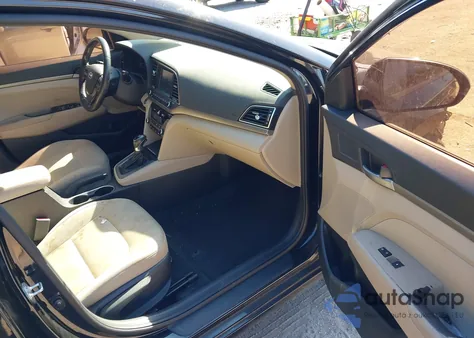 2018 Hyundai Elantra Value Edition z USA, uszkodzony, nr VIN 5NPD84LF6JH377535